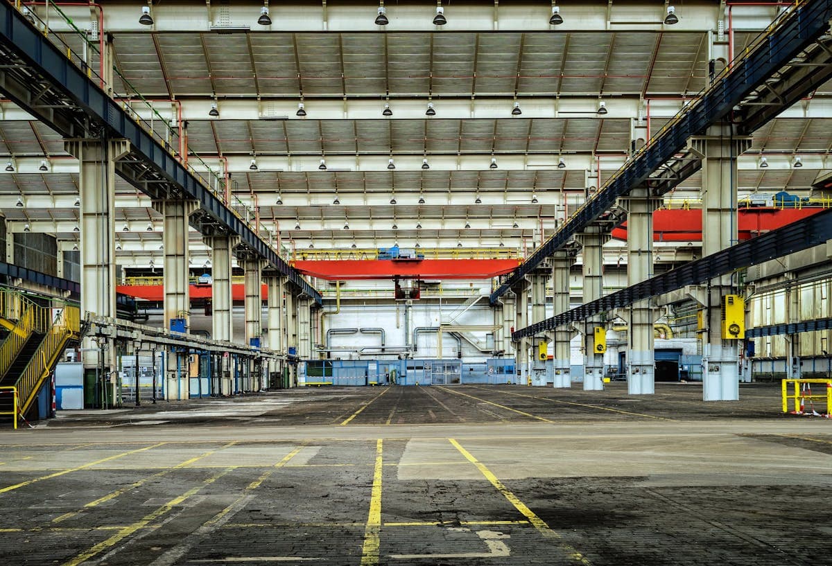 Large-scale logistics facility supporting enterprise operations